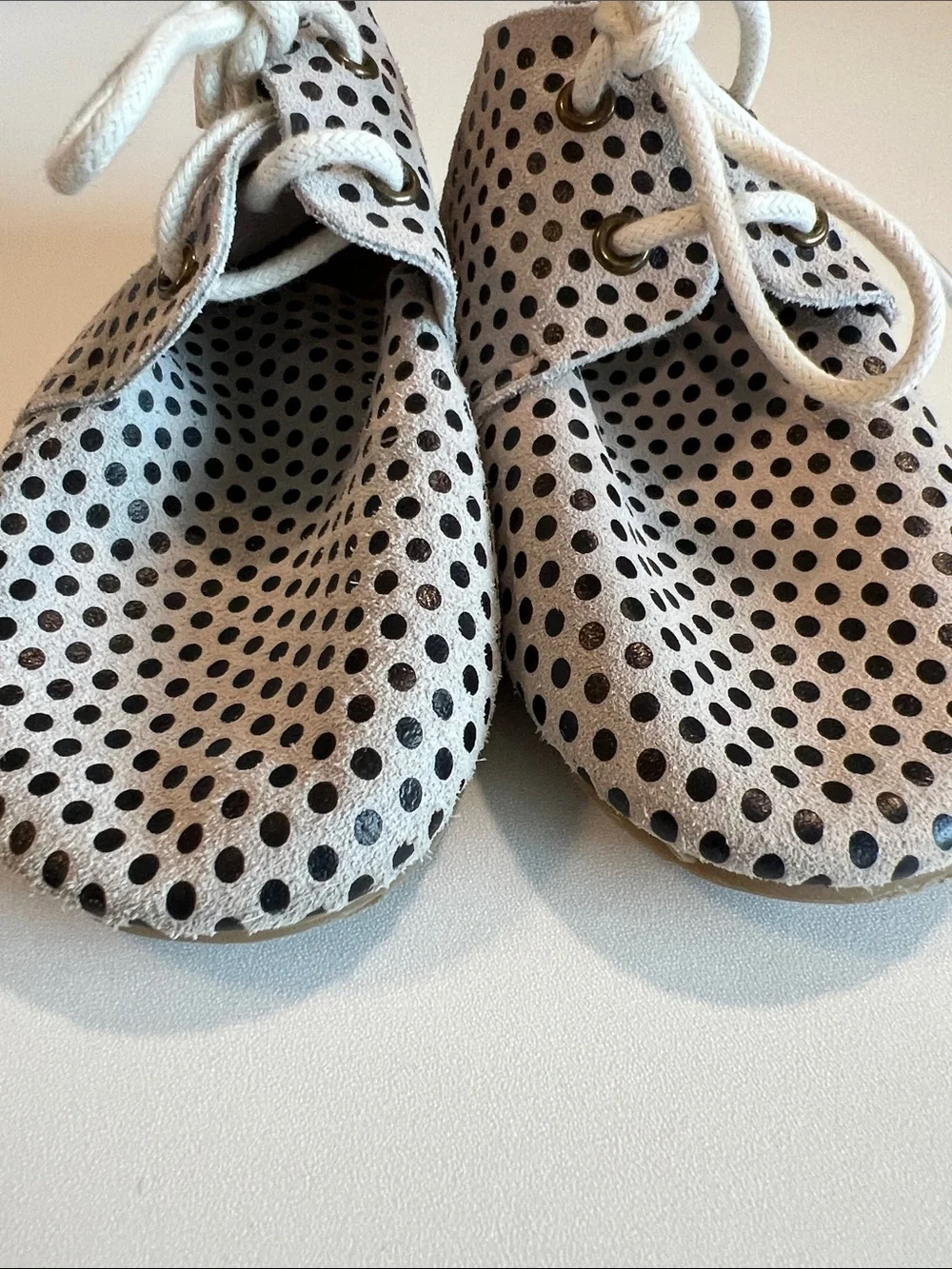 Piper and Finn - 8 Kids Polka Dot Lace-Up Shoes - White with Black Dots, suede